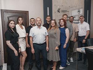 Делегация молодых специалистов Мичуринского завода "Прогресс" на АПЗ
